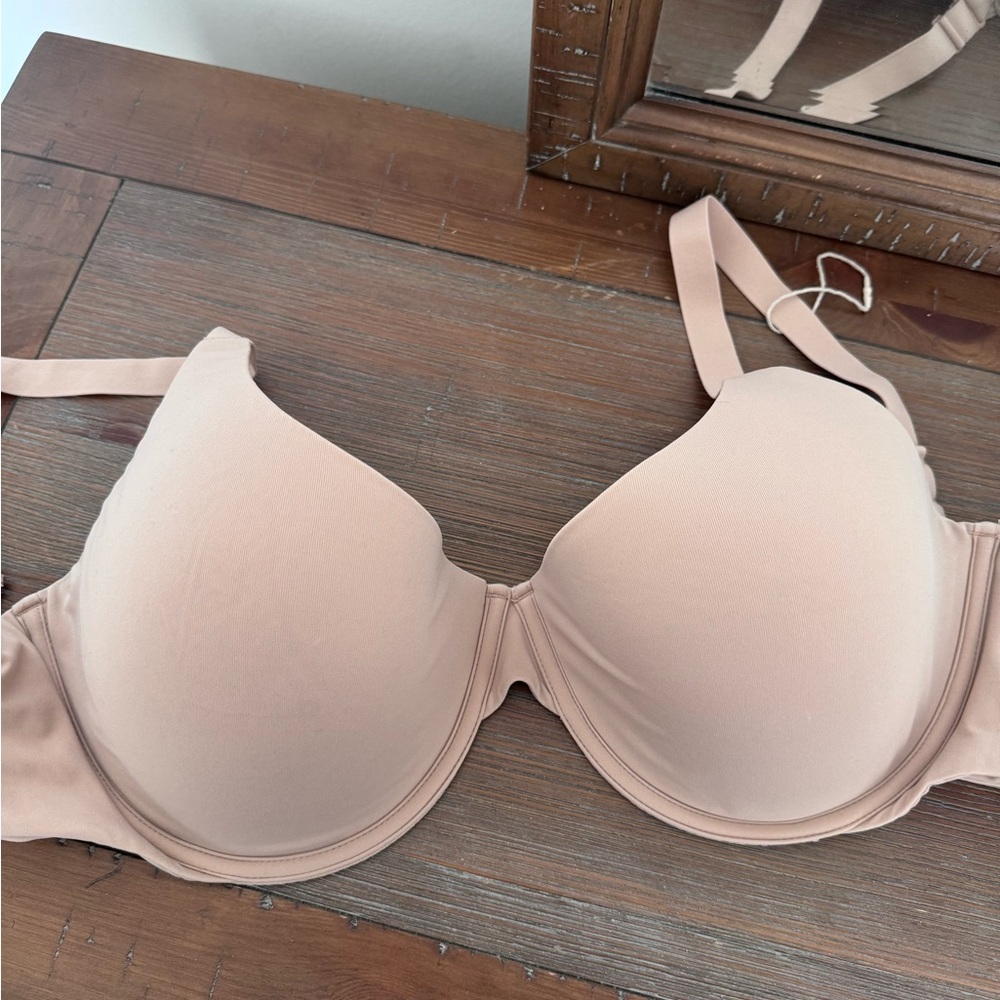 SKIMS Soft Beige Bra